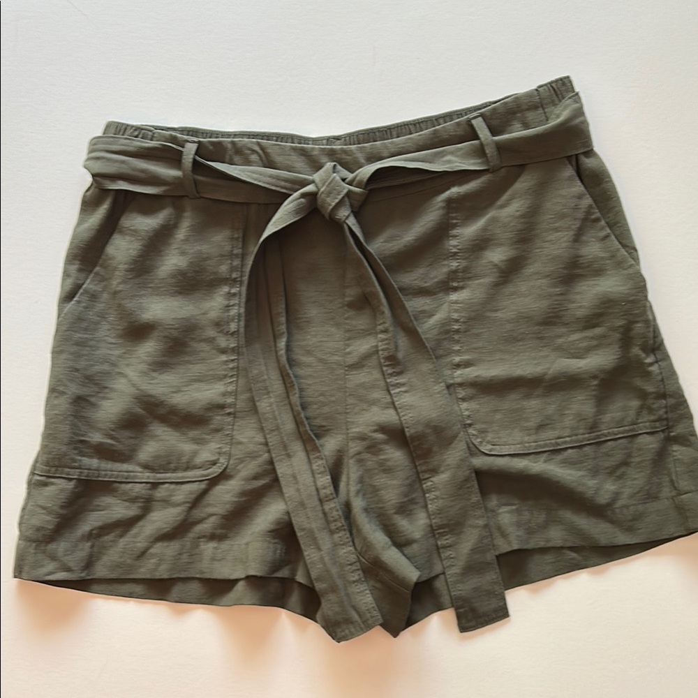 a new day olive green high rise belted shorts front pockets elastic back Large